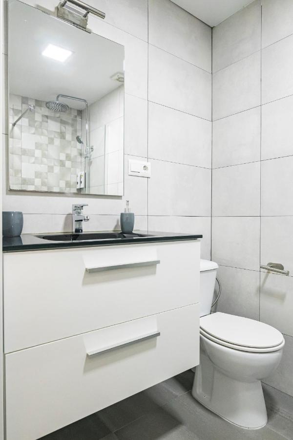 Mediterraneo Apartment มาลากา ภายนอก รูปภาพ